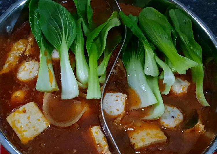 Tom yum bamboo mix aneka seafood