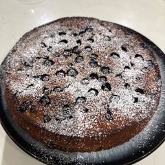 A picture of Blueberry and lemon cake.