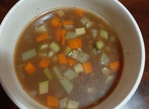 Una foto de Sopa de lentejas light, con verdura