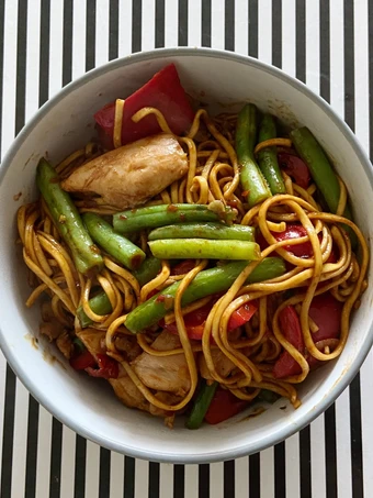 Easy Steps to Prepare Chicken &amp; Veg Chow Mein the Can Spoil the Tongue Perfect