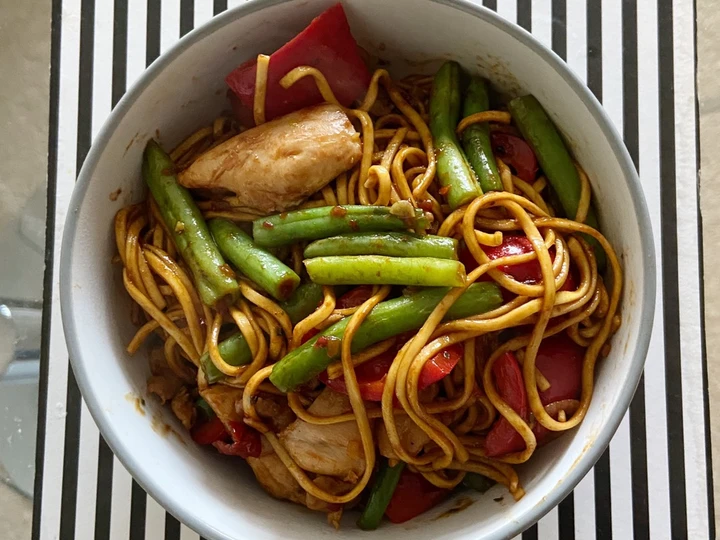Easy Steps to Prepare Chicken & Veg Chow Mein the Can Spoil the Tongue Perfect