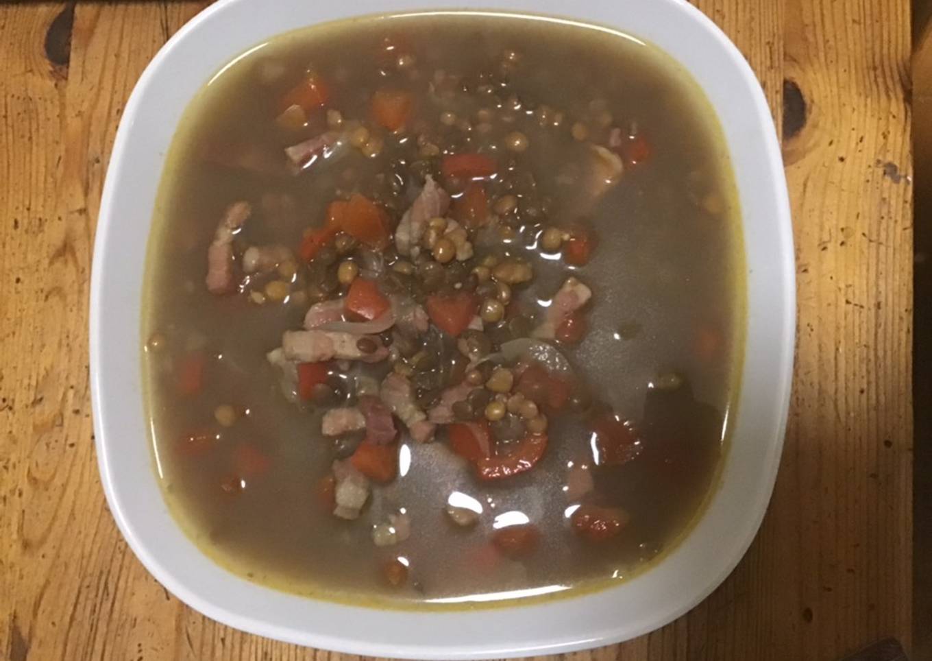 Soupe de lentilles au poivron rouge et lardons