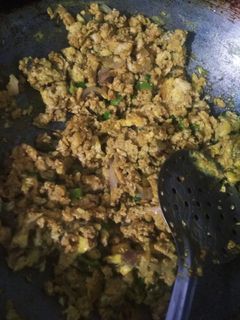 एग भुर्जी (Egg bhurji recipe in Hindi) रेसिपी मुख्य फोटो