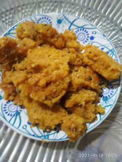 દુધી ના મુઠીયા (Dudhi Muthia Recipe In Gujarati) રેસીપી મુખ્ય ફોટો