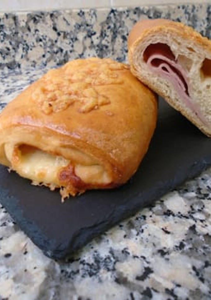 Una foto de Napolitanas de jamón york y queso