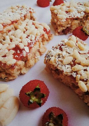 Foto resep Strawberry oatmeal crispy bar