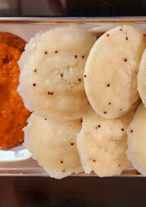 A picture of Idli/dosa batter. Suji idli.