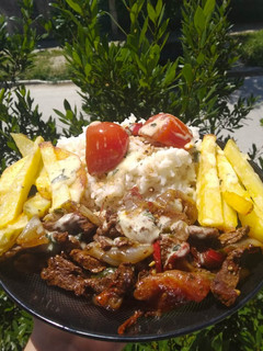 Una foto de Lomo saltado peruano. ❤️