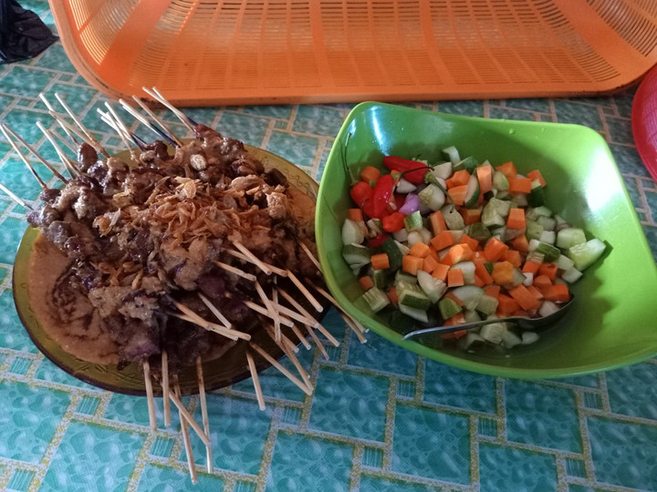 Ternyata begini lho! Cara  memasak Sate Sapi Bumbu Kacang sajian Lebaran dijamin enak