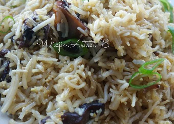 Standar Cara  membuat Bihun Goreng Jamur Kuping dijamin menggugah selera