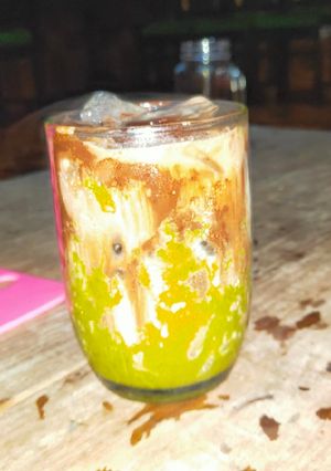 Foto resep Es Kekinian Coklat Greentea ala Say St*ry