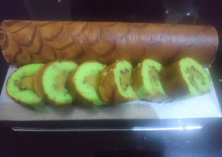 Cara memasak Bolu Gulung Pandan enak