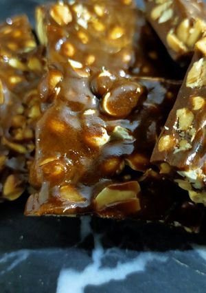 A picture of Peanuts Chikki.