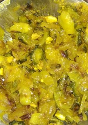 A picture of Potato and gourd  stir fry.