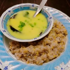 A picture of Gujarati kadhi khichdi.