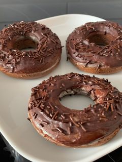 Una foto de Donuts doble chocolate sin grasa ni azúcar