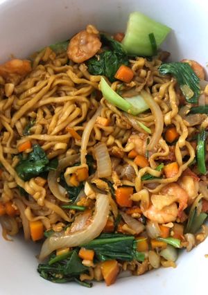 Foto resep Mie goreng burung dara #Berburucelemekemas dan #resolusi2019
