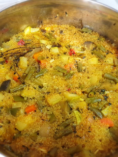 Una foto de Quinoa con verduras