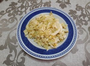 Una foto de Col de la Roma imperial al estilo ateniense vegana