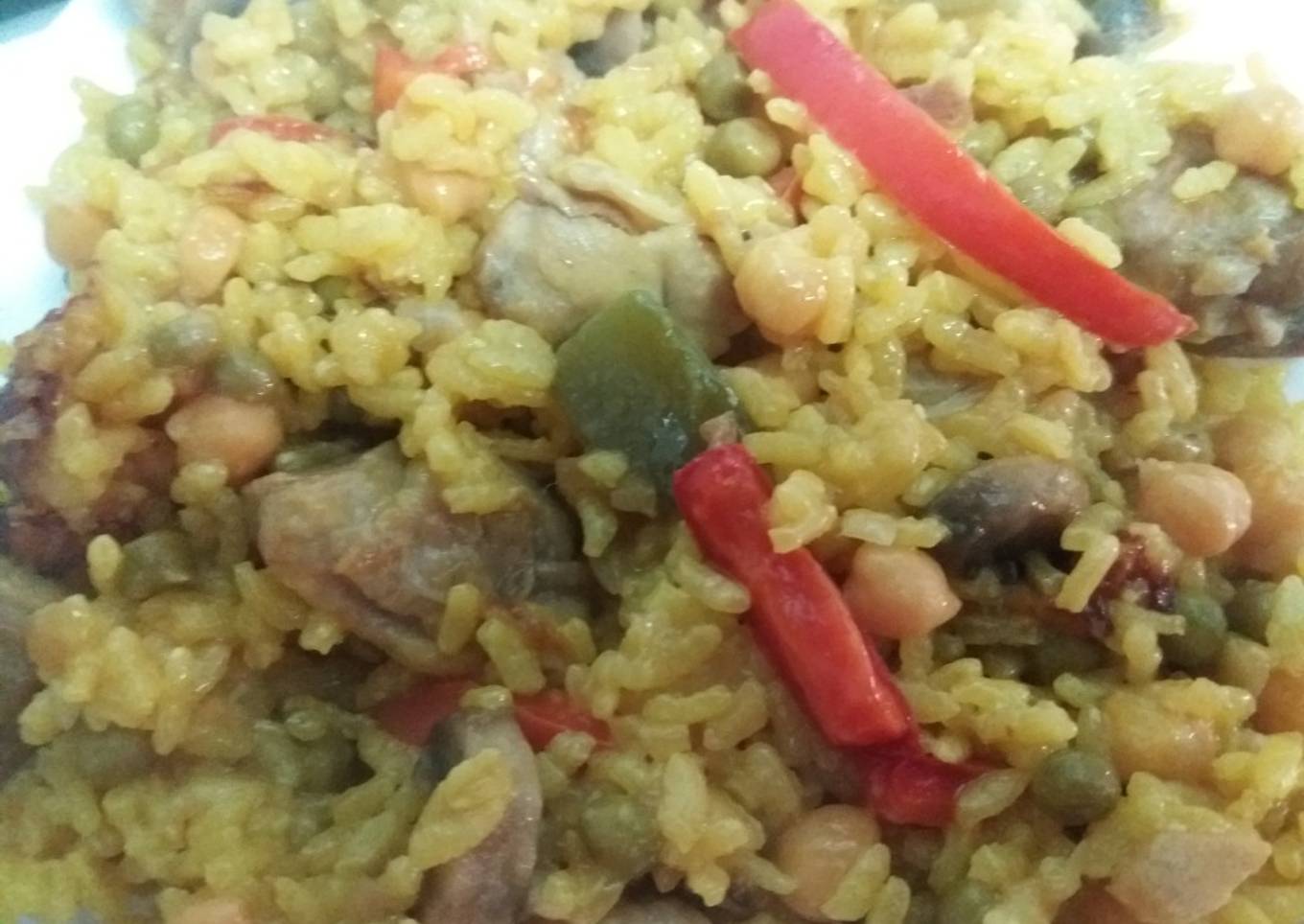 Arroz con pollo y garbanzos