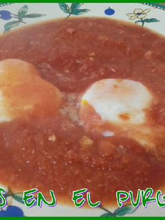 Una foto de Huevos en el purgatorio