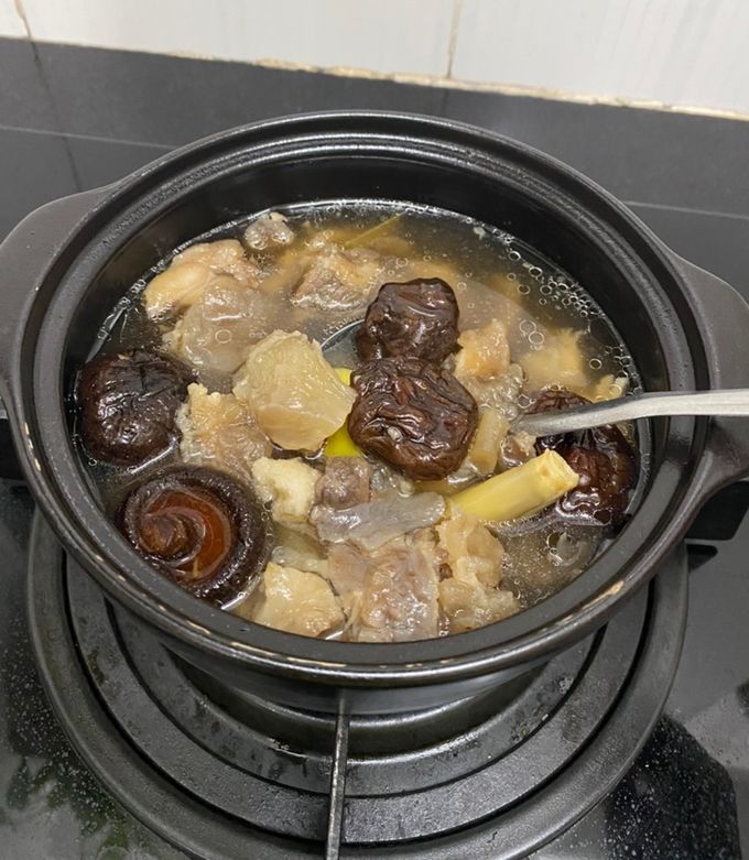 Hình của món Gân bò nấu nấm.