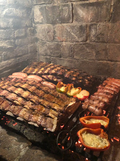 Una foto de Asado 3 costillas y parrilla uruguaya