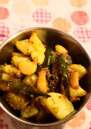 A picture of Delicious jeera aloo.