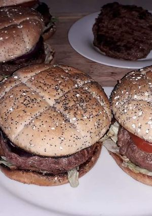 O poză a rețetei Burger de vită făcut în casă.
