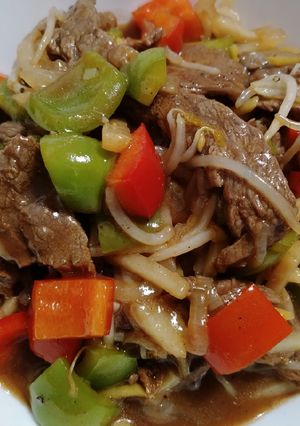A picture of Pepper steak.
