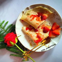 A picture of Crêpes Suzette.