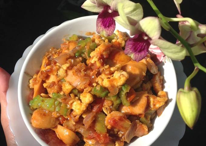 Resep Tumis Sosis Telur Pare Tomat Pedas, Enak