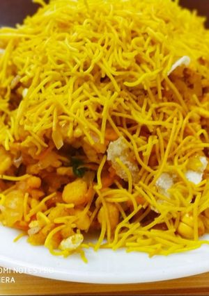 A picture of Instant Bhel puri | Bhel puri recipe | Mumbai style.