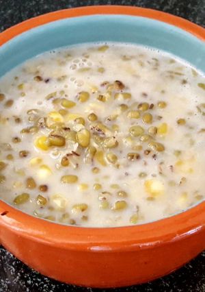 A picture of Green moong congee (sweet version).