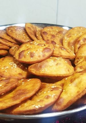 "भोपळ्याच्या पुऱ्या" (Bhoplyachya Purya Recipe In Marathi) रेसिपी चे मुख्य फोटो