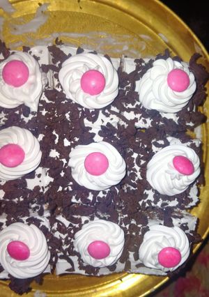 A picture of Black forest pastry.
