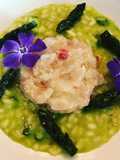Risotto agli asparagi con battuta di scampi e branzino