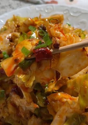 A picture of Spicy Szechuan Stir-Fried Cabbage.
