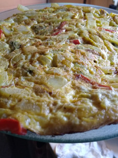 Una foto de Tortilla con tallos de acelga😋