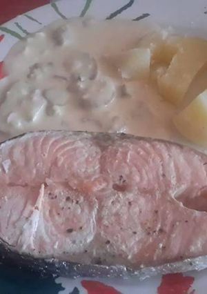 Foto principal de Salmón con salsa de champiñones y patatas