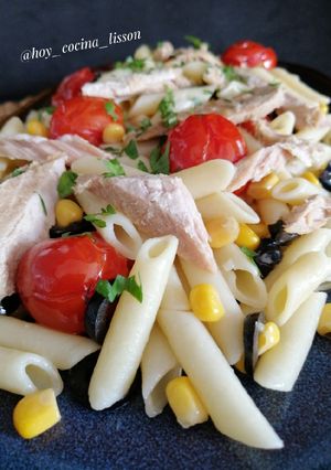 Una foto de Ensalada de macarrones con ventresca de atún