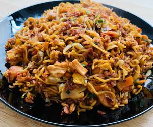 Masakan Unik Nasi goreng mawut beras merah Sedap Nikmat