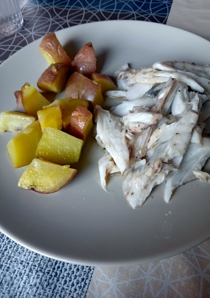 Una foto de 🐟Corvina al horno con salsa de mostaza