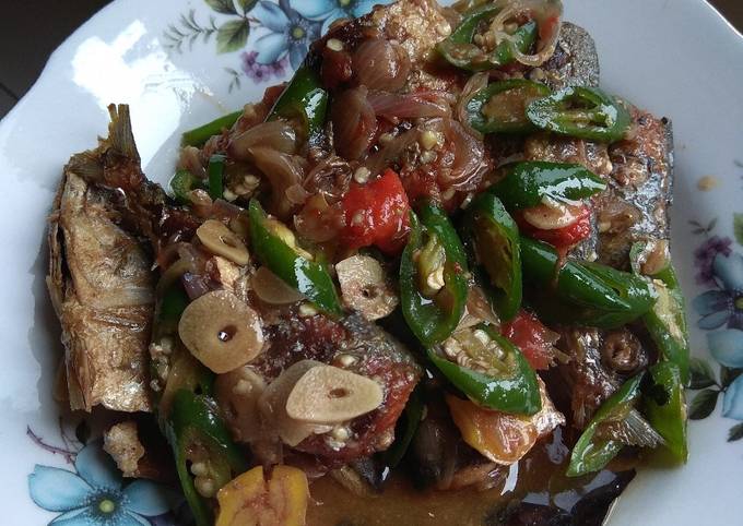 Resep Ikan Kembung Saus Tiram Oleh Tiya Hijanawati Cookpad