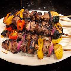 รูปของ Grilled Beef and Veggies Kebabs