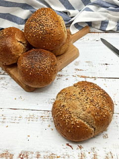 Una foto de Pan de hamburguesa semi integral