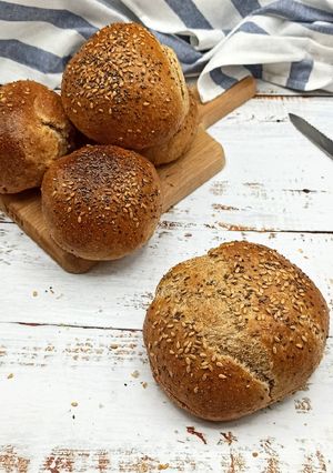 Una foto de Pan de hamburguesa semi integral