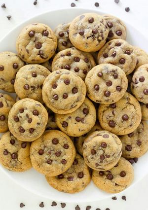 A picture of Chocolate Chip Cookies 🍪.