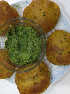 ફુદીના મસાલા પૂરી(phudino masala puri in Gujarati) રેસીપી મુખ્ય ફોટો