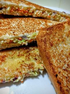 ચીઝ સેન્ડવિચ(Cheese sandwich Recipe in Gujarati) રેસીપી મુખ્ય ફોટો